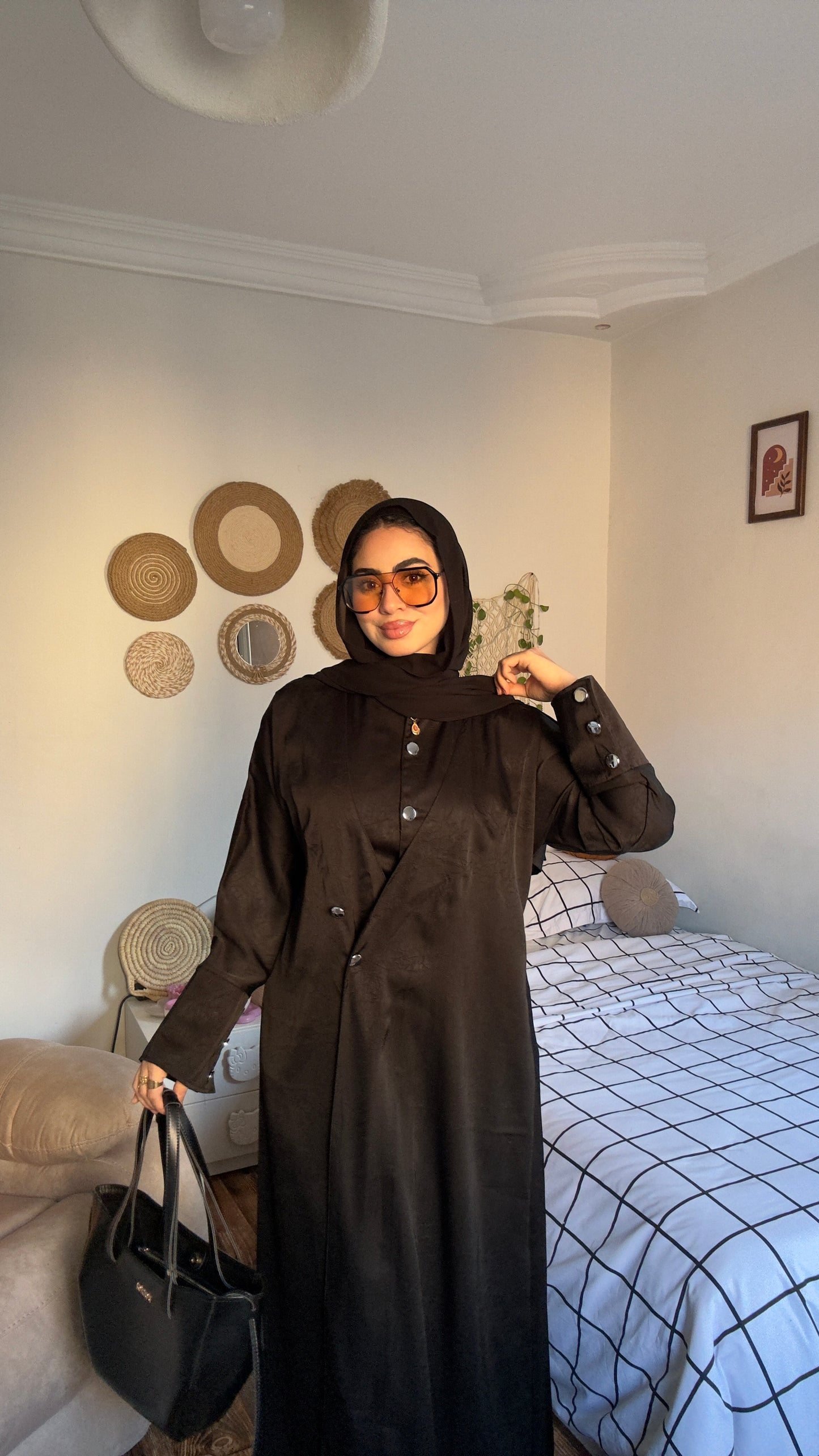 Dhay Black